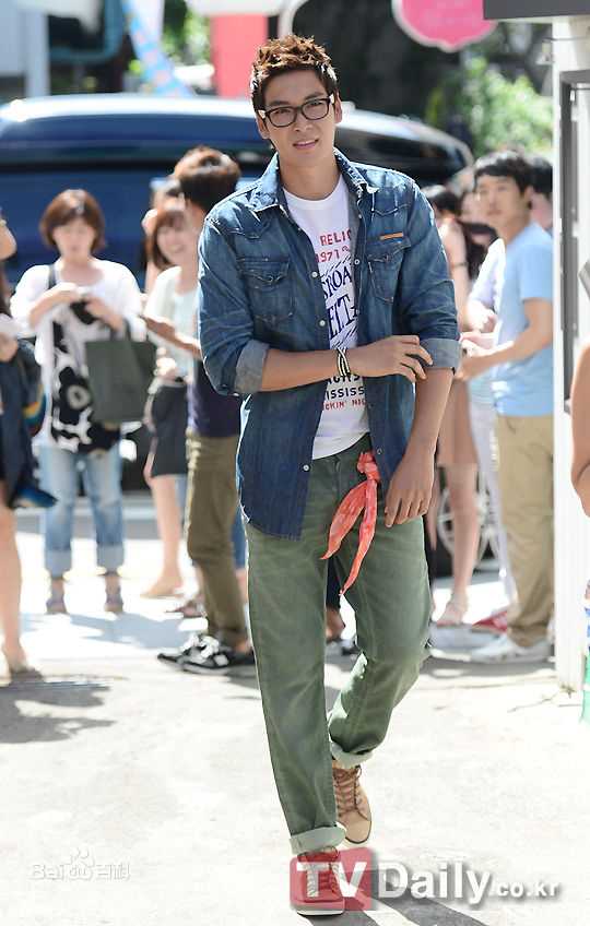 最新郑糠云()精彩图册