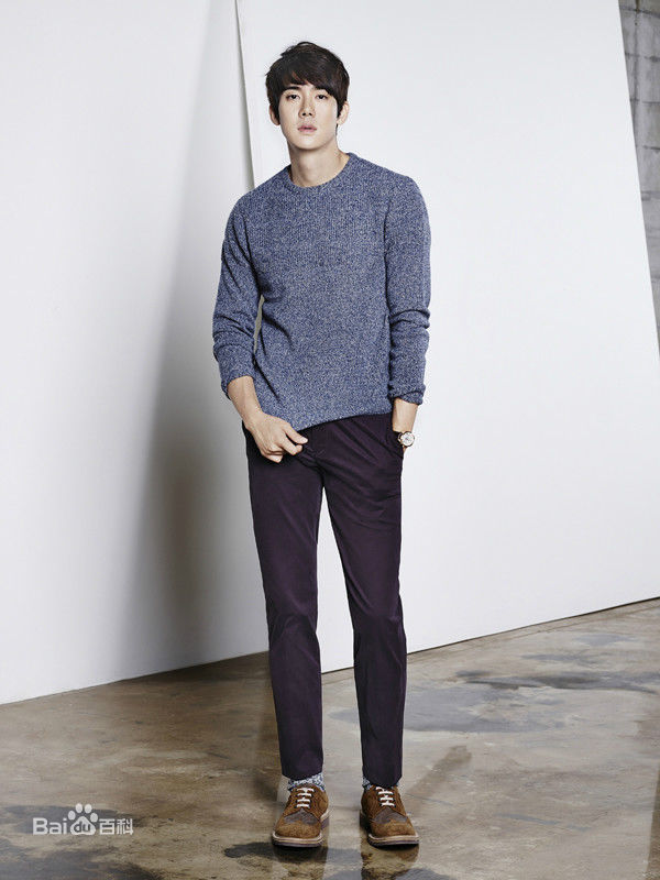 柳演锡(/Yoo Yeon-seok)最新杂志图壁纸