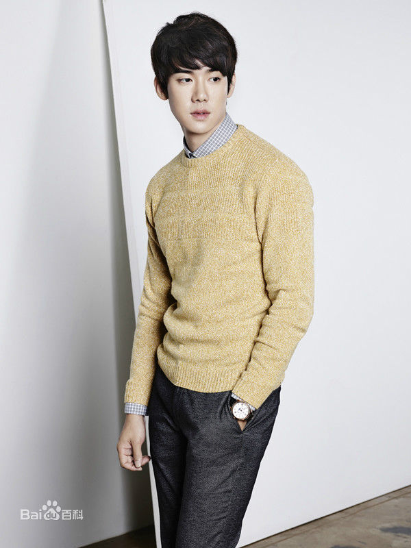 柳演锡(/Yoo Yeon-seok)最新杂志图壁纸