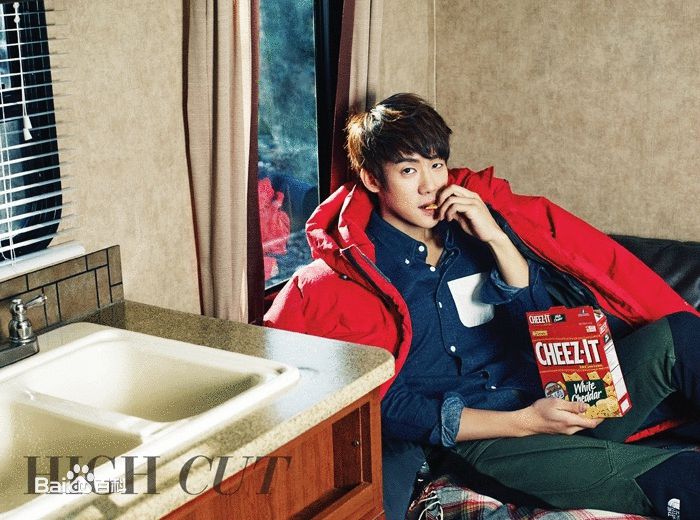 柳演锡(/Yoo Yeon-seok)画报素颜照相册