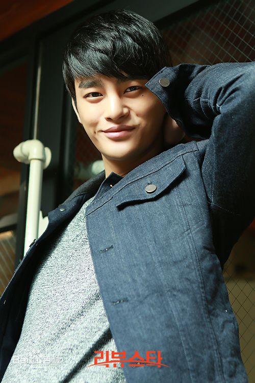 徐仁国(/Seo In Guk/ソ イングク)最新杂志画报图集