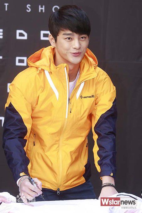 徐仁国(/Seo In Guk/ソ イングク)出席活动图壁纸壁纸