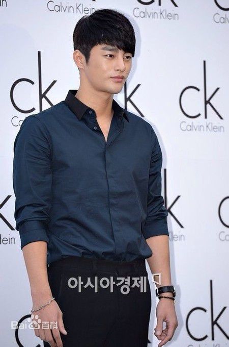 徐仁国(/Seo In Guk/ソ イングク)出席活动图壁纸壁纸