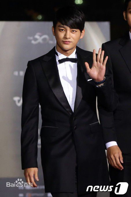 徐仁国(/Seo In Guk/ソ イングク)出席活动图壁纸壁纸