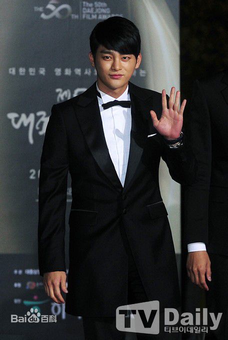 徐仁国(/Seo In Guk/ソ イングク)出席活动图壁纸壁纸