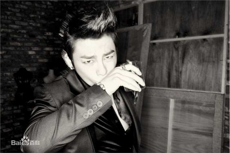 徐仁国(/Seo In Guk/ソ イングク)专辑造型图前后照片