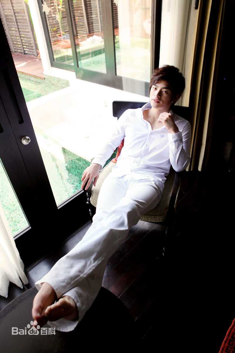 徐仁国(/Seo In Guk/ソ イングク)专辑造型图前后照片