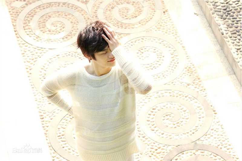 徐仁国(/Seo In Guk/ソ イングク)专辑造型图前后照片