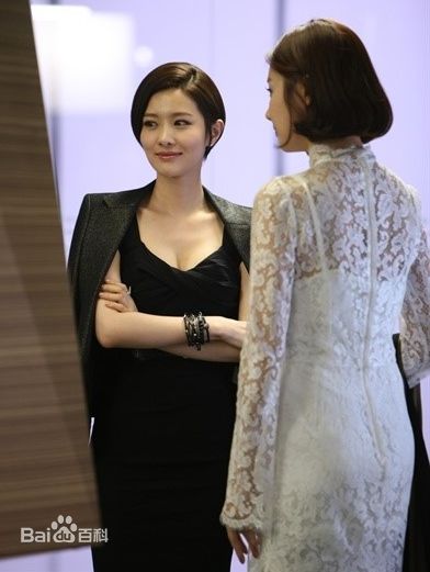 金釉利（正确汉字名）(/Kim Yuri)清潭洞爱丽丝 饰申印画壁纸壁纸