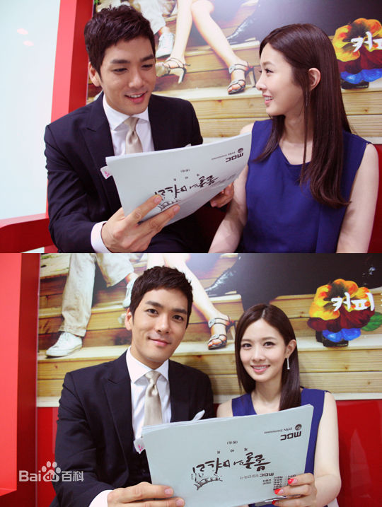 金釉利（正确汉字名）(/Kim Yuri)福熙姐姐 幕后生活照相册