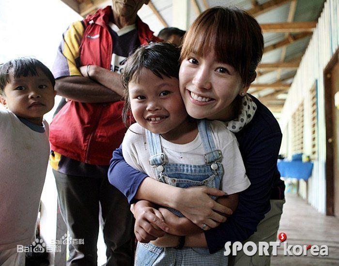 精选韩志旼（mín）(Han Ji Min)在《我们已经是朋友了》菲律宾慈善之行中的图册