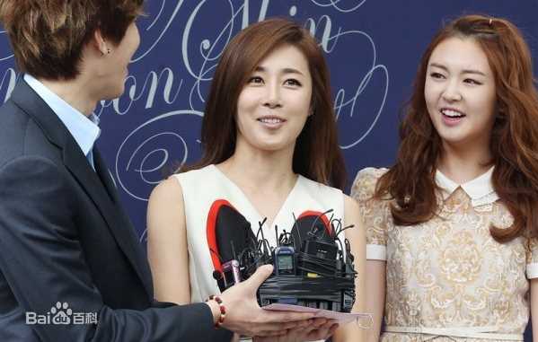 申贤俊(/Shin Hyeon Jun)结婚壁纸壁纸