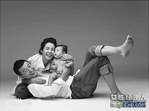 金芝荷(Kim Ji Ho)金浩镇夫妇和女儿性感图片图集