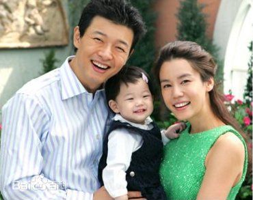 金芝荷(Kim Ji Ho)金浩镇夫妇和女儿性感图片图集