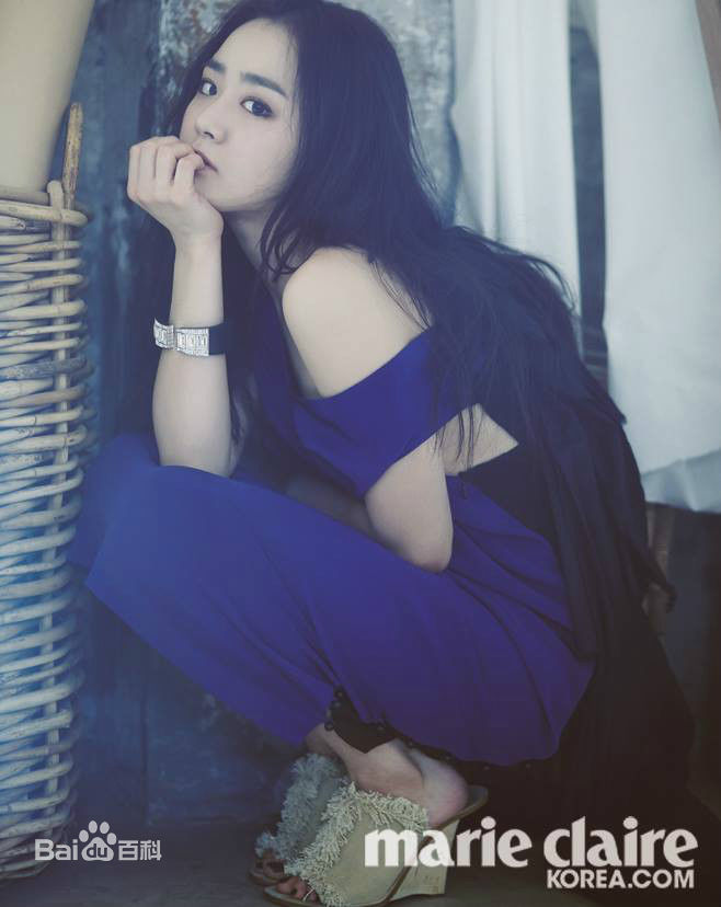 文瑾莹(Moon Geun Young)长发画报性感图片图集