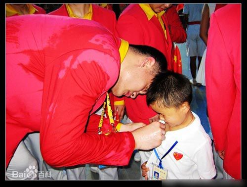 林浩(Linhao)、姚明“巨人组合”载入奥运历史前后照片