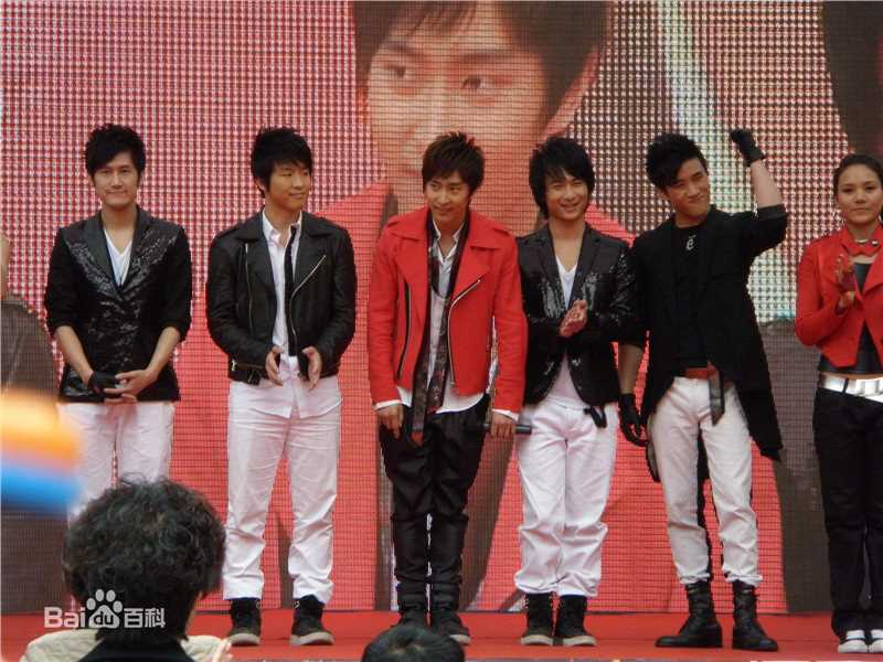 新七小福(LUCKY7  简称L7)集体合影前后照片