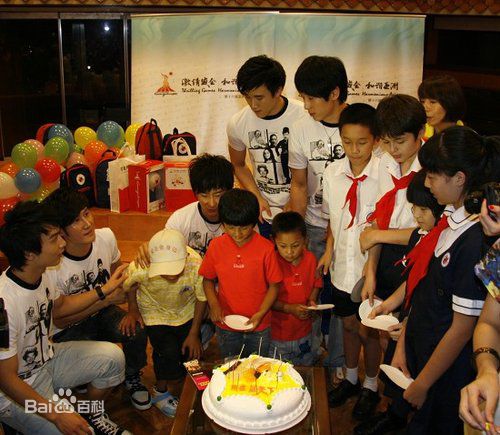 新七小福(LUCKY7  简称L7)集体合影前后照片