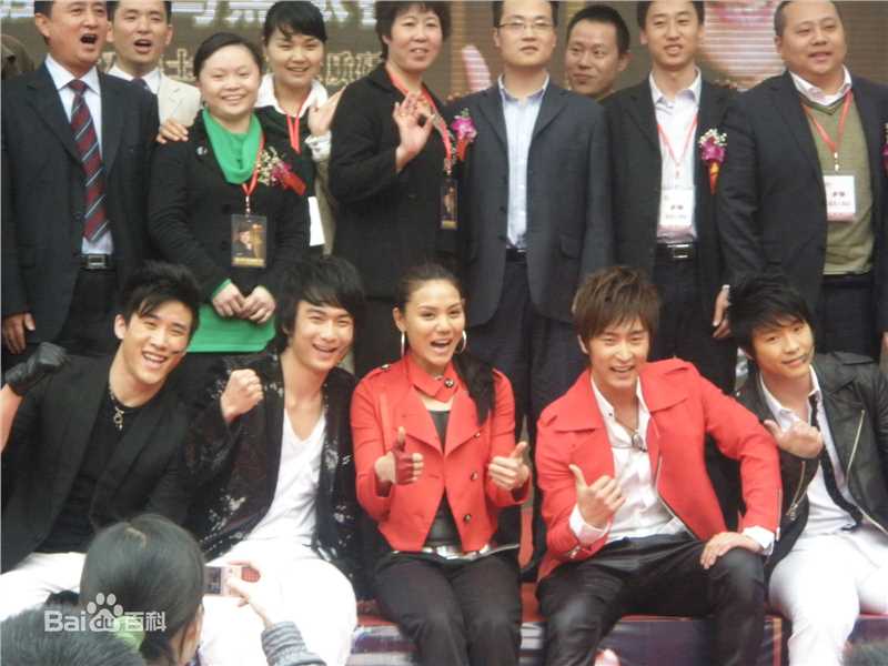 新七小福(LUCKY7  简称L7)集体合影前后照片