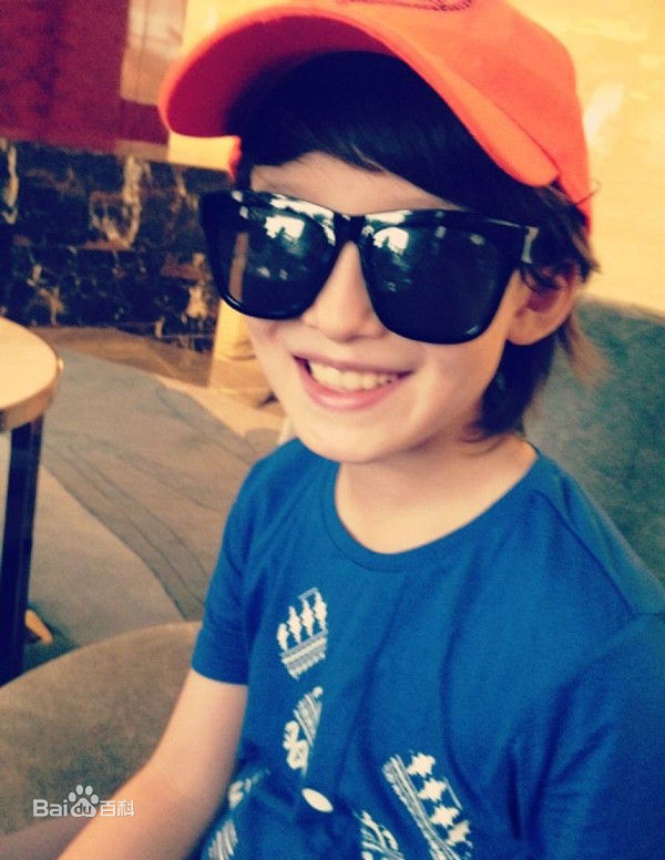 聂杰铭(James Robert Nicol)生活中的照片壁纸壁纸