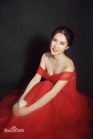 李欣聪(Li Xin Cong)最新图集