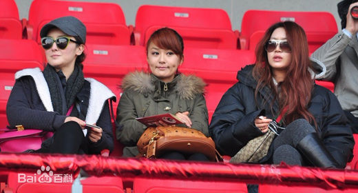 张鹭(Zhang Lu)与女友密密照片前后照片