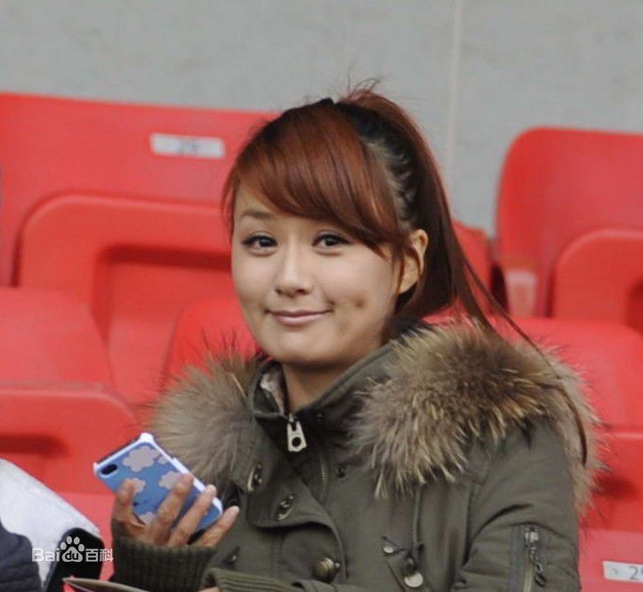 张鹭(Zhang Lu)与女友密密照片前后照片