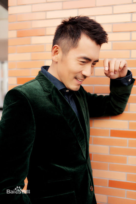 黄子腾(James)最全 墨绿西装壁纸