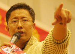 李阳疯狂英语创始人