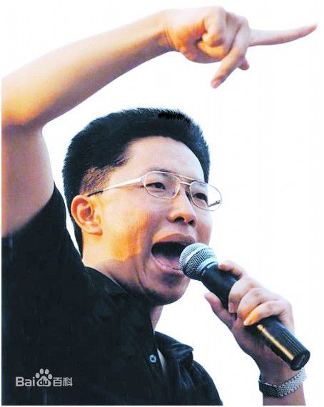 李阳疯狂英语创始人