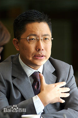 李阳疯狂英语创始人