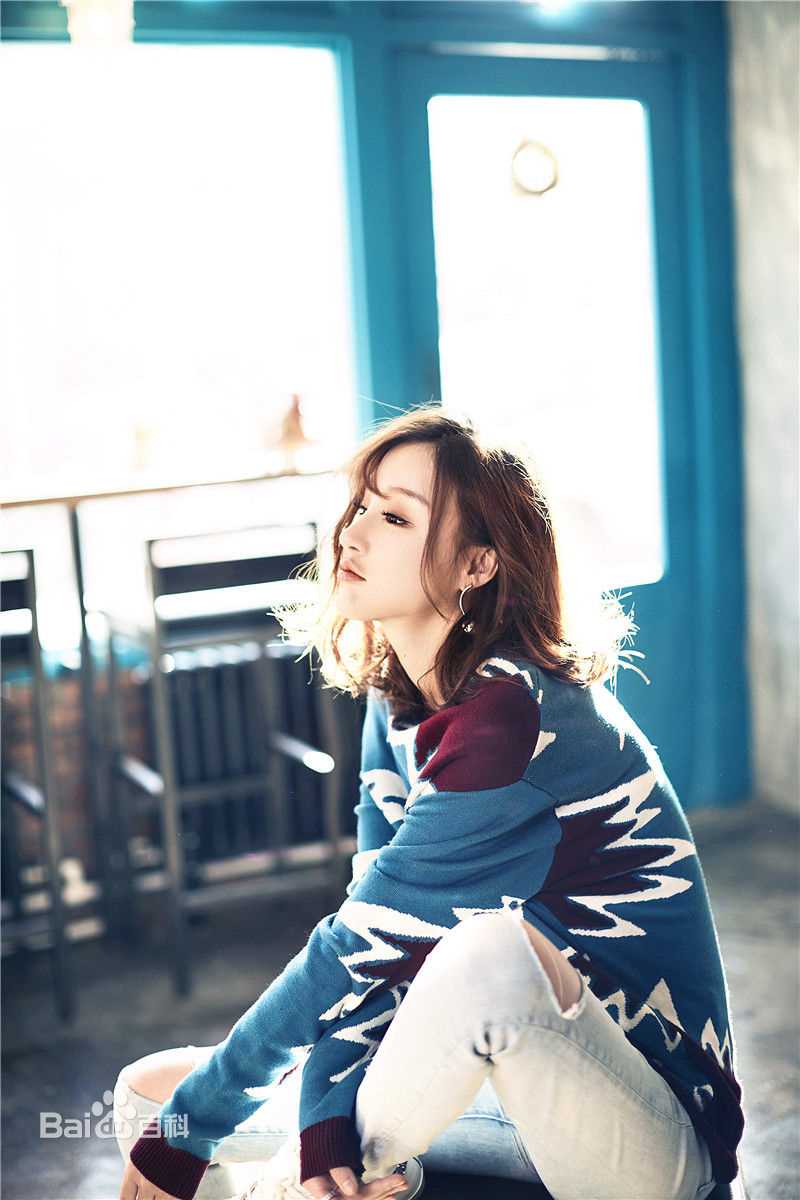 刘羽琦(IZUMI)街拍性感图片壁纸
