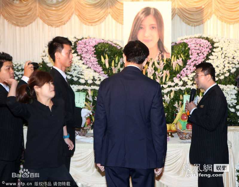 陈俊生(Jonathan Chen)拜祭女友性感图片图集