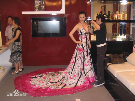 黄健中(Huang Jianzhong)《银饰》高清剧照