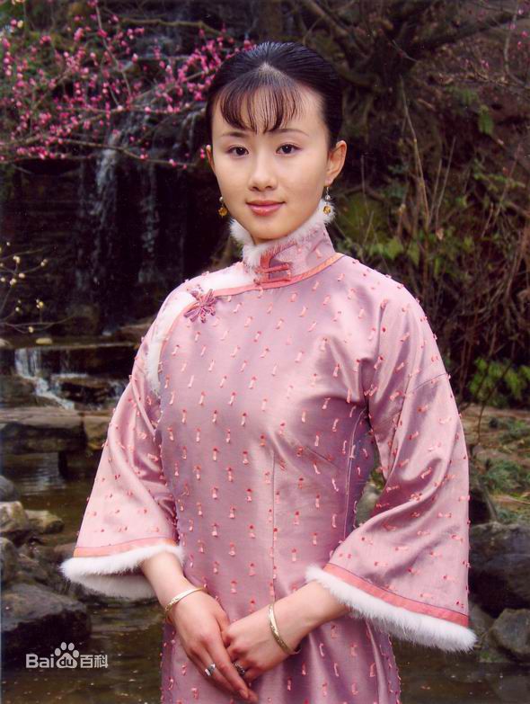 黄健中(Huang Jianzhong)《银饰》高清剧照