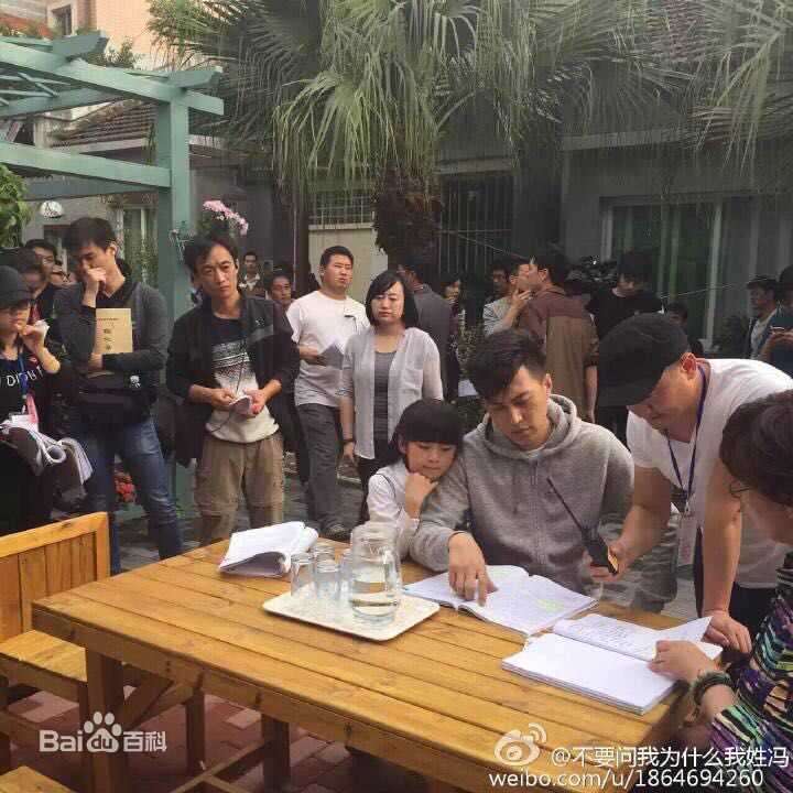 易寒(YIHAN)在拍摄现场图册