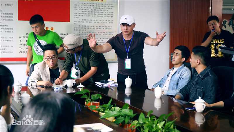 易寒(YIHAN)在拍摄现场图册