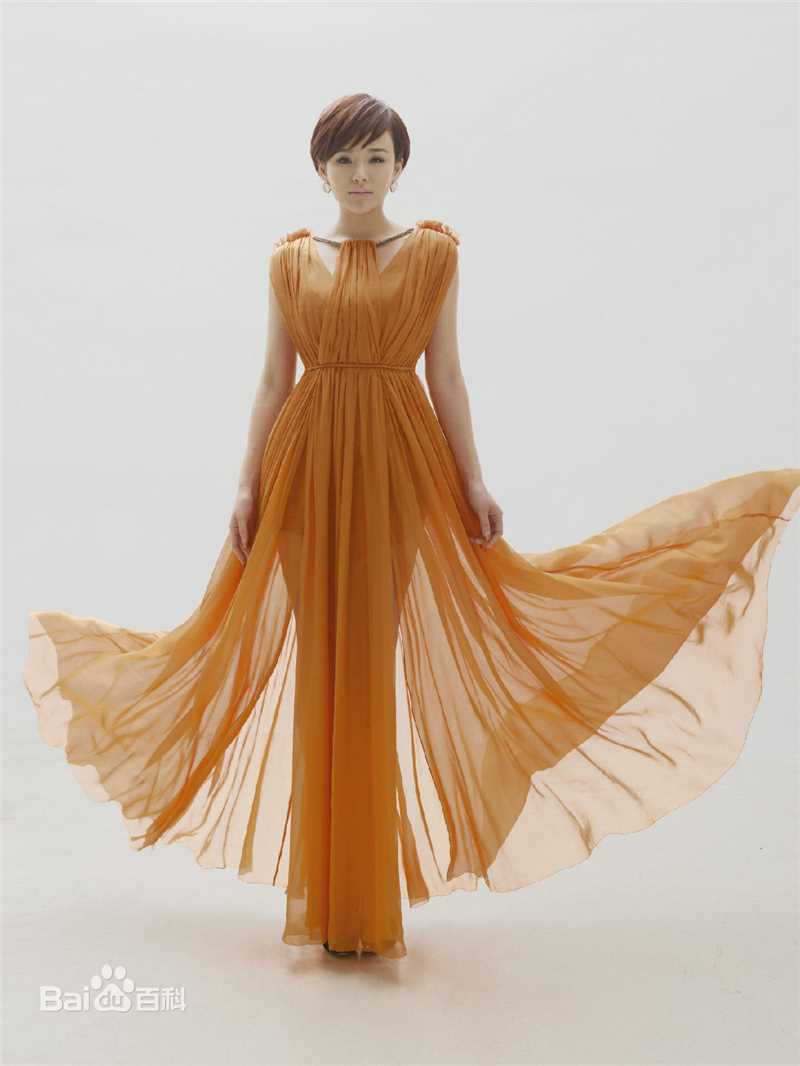 郑伊涵(Moon)爱会受伤MV图片图集