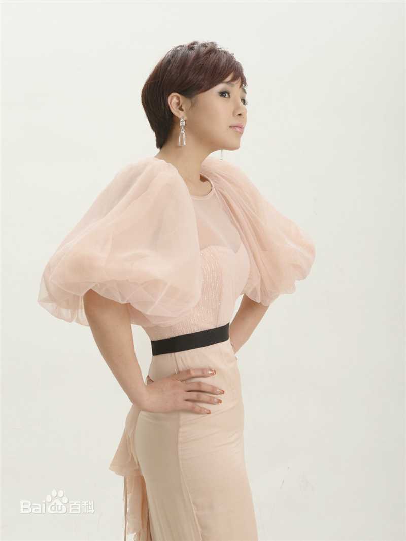 郑伊涵(Moon)爱会受伤MV图片图集