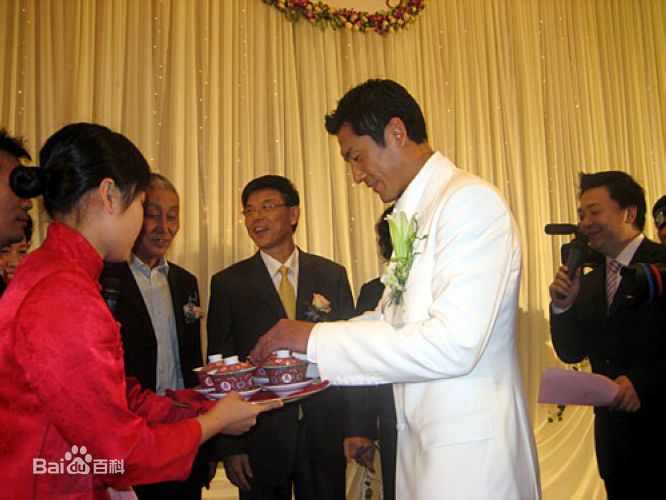 杨晨(Yang Chen)大婚素颜照相册