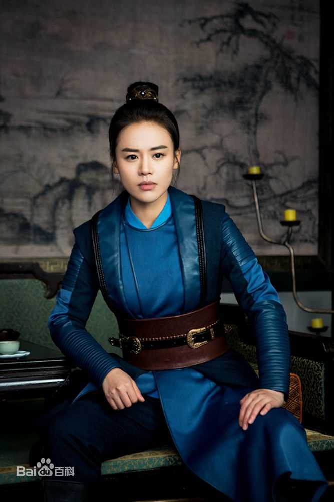 马思纯(Sandra)将军在上前后照片