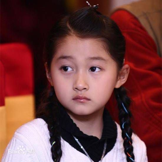 关晓彤(Guan Xiaotong)童年照图册