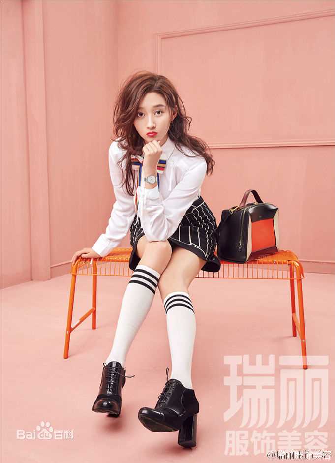关晓彤(Guan Xiaotong)瑞丽服饰美容图片图集