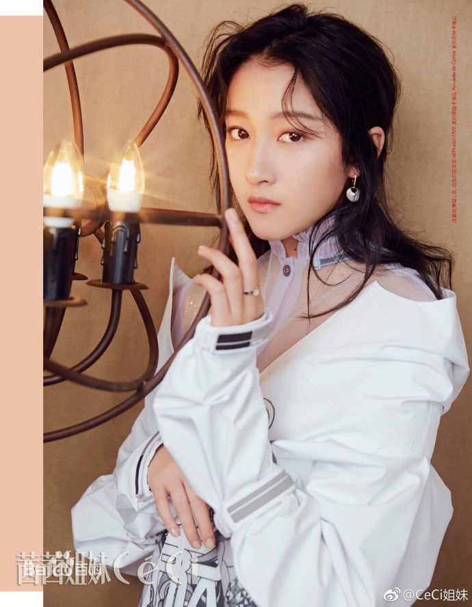 关晓彤(Guan Xiaotong)CeCi姐妹图片图册