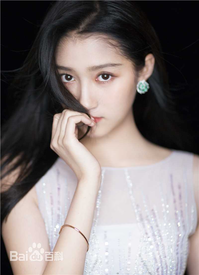 关晓彤(Guan Xiaotong)主持双十一晚会素颜照相册