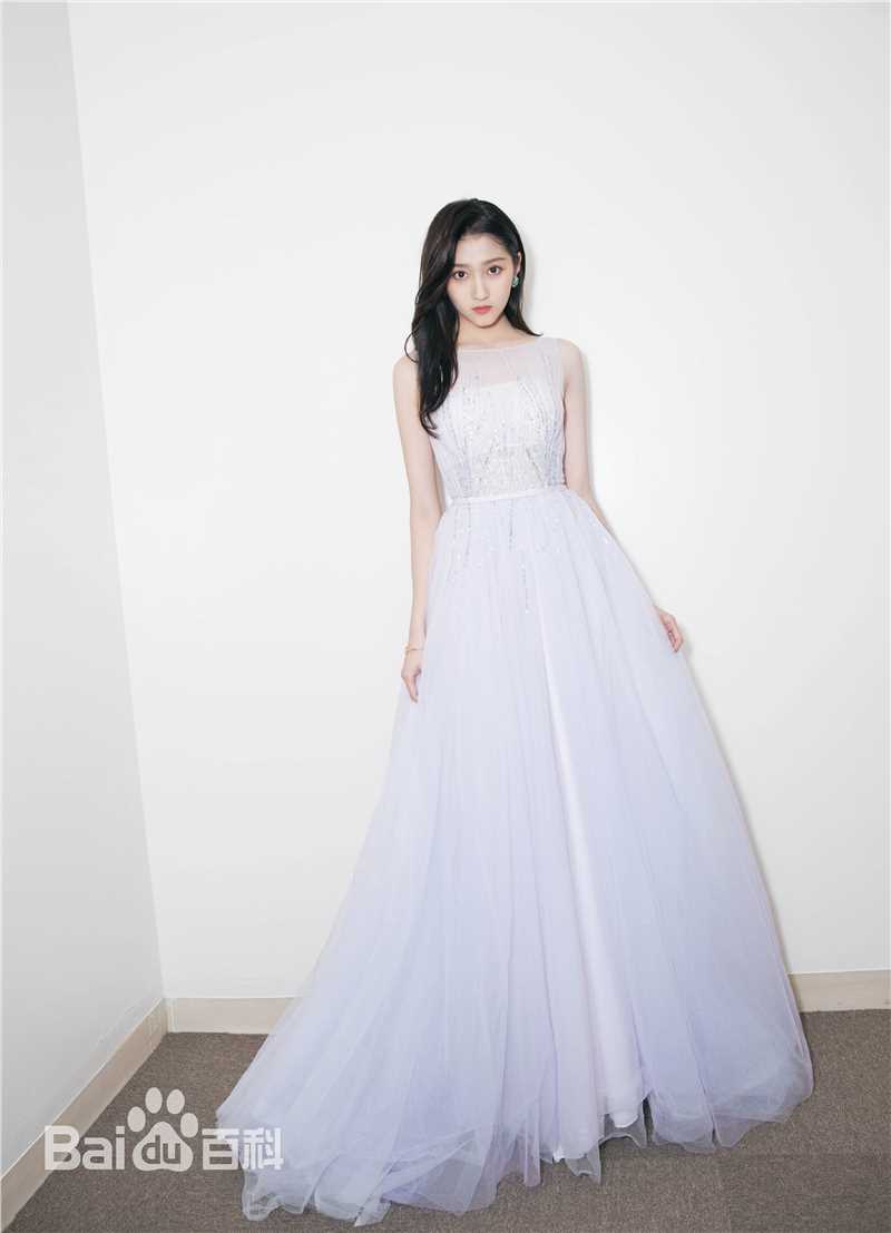 关晓彤(Guan Xiaotong)主持双十一晚会素颜照相册