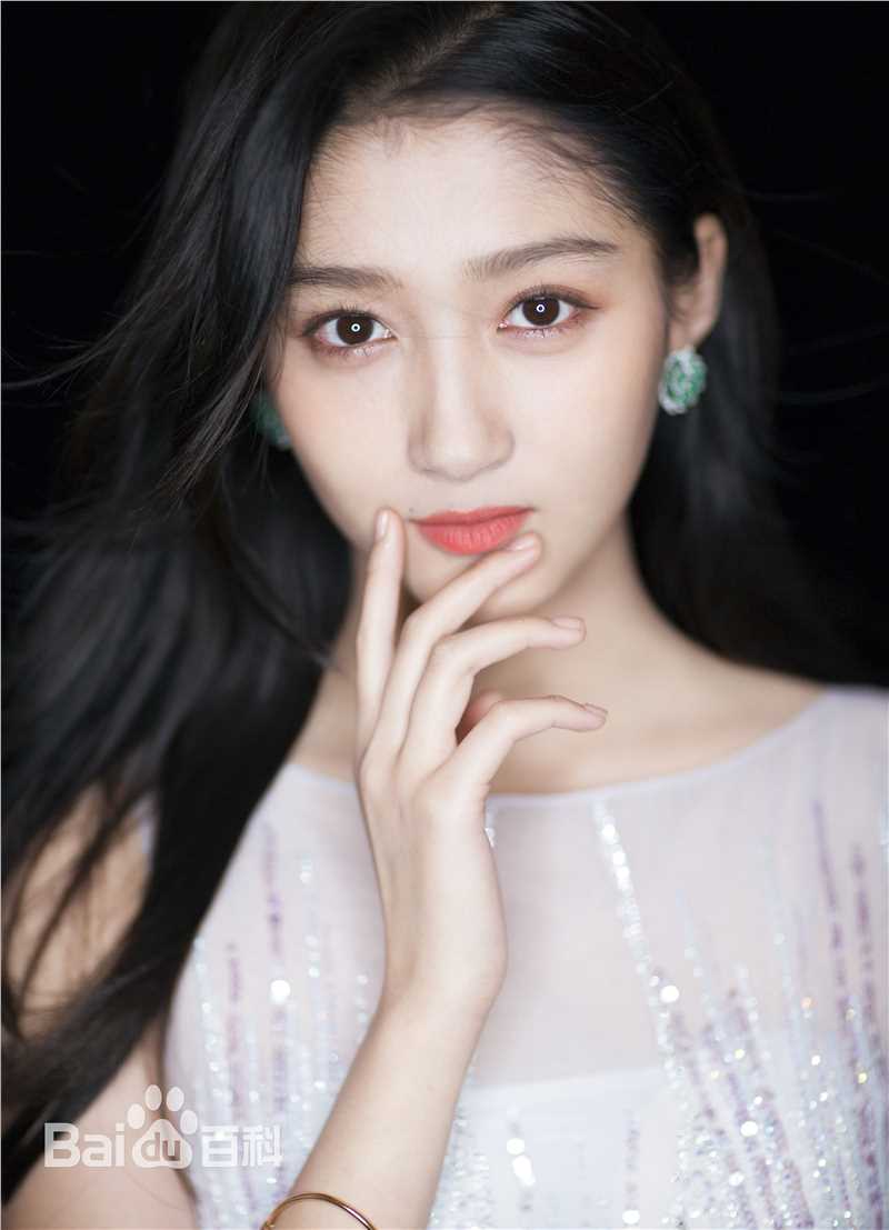 关晓彤(Guan Xiaotong)主持双十一晚会素颜照相册