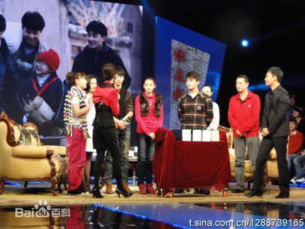 关晓彤(Guan Xiaotong)2011年北京卫视巨星秀素颜照相册