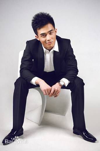 裴子添(Tim)西装照生活照