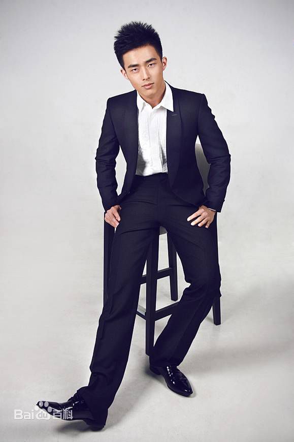 裴子添(Tim)西装照生活照